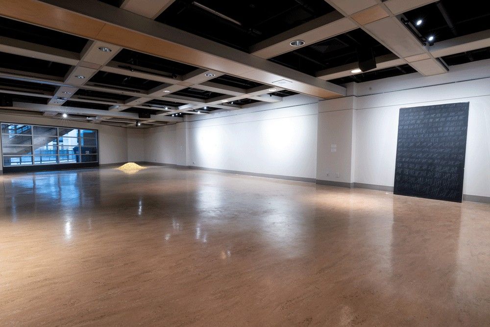 Exposition Je murmure mémoire pour marquer le pli