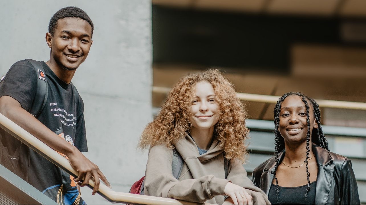 Groupe d'étudiantes et d'étudiants