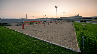 Terrain de volleyball du PEPS
