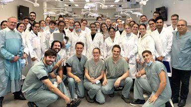 groupe de personnes étudiantes au doctorat en médecine