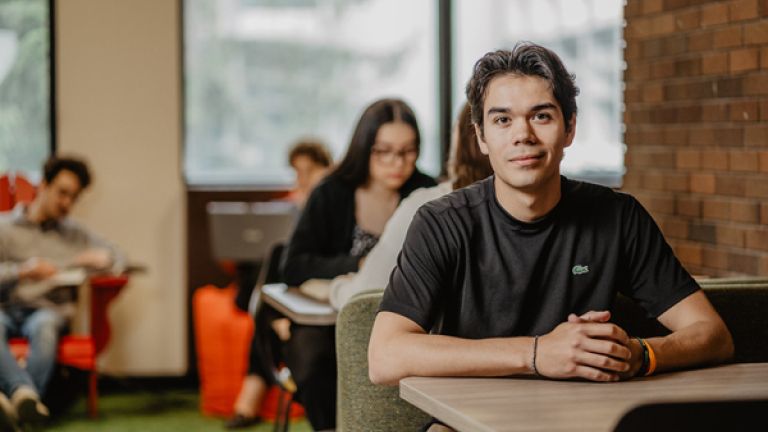 Étudiant